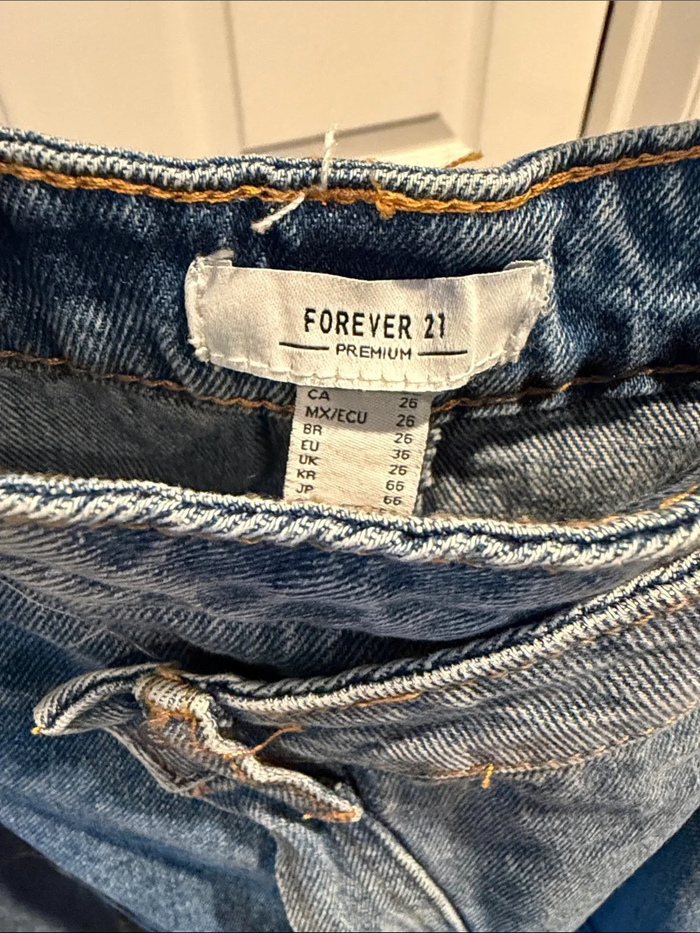 Wide-Leg Cargo Jeans